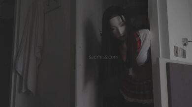 愚蠢的女留学生学会了以后要记得锁宿舍的门